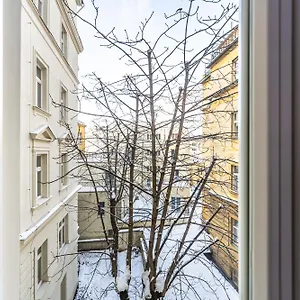 Cozy In The Heart Of , Praga Repubblica Ceca